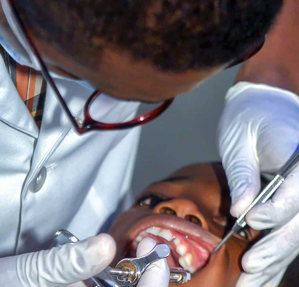 Fast and effective 1-hour teeth whitening service for instant results Stratford upon Avon